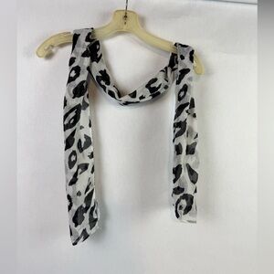 Lightweight Black and White Leopard Print Scarf